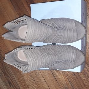 Just Fab Nayla WW Beige Size 9 Chunky Heel Open Toe Booties